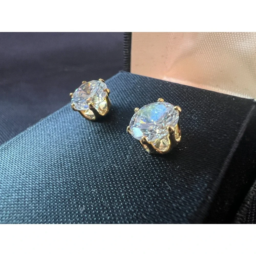 Vintage Genuine Cubic Zirconia Stud Earrings Made in USA Classic Solitaire NOS‎